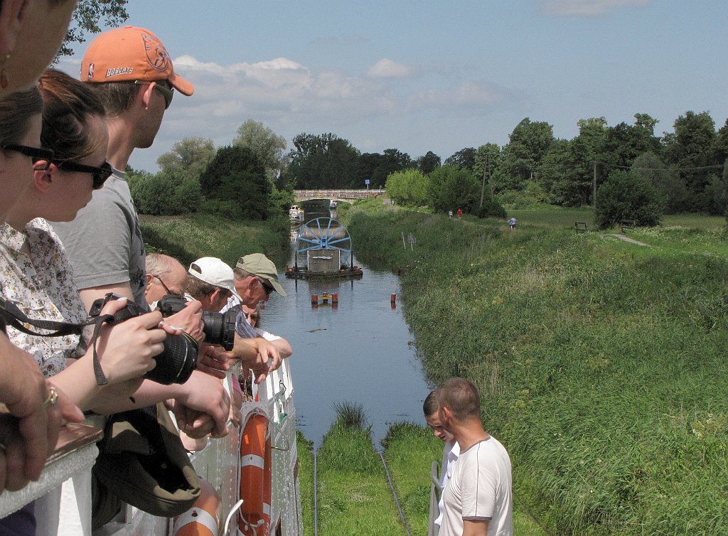 2012-07-02_11-23-21_IMG_x26944_cr.jpg -                                