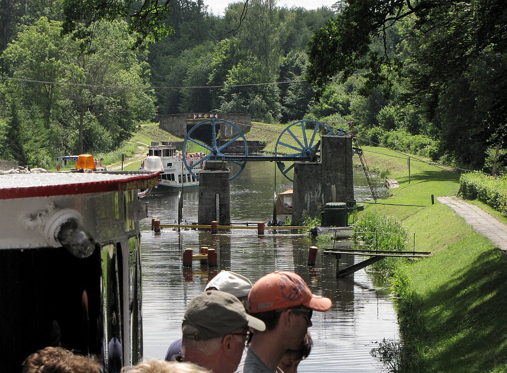 2012-07-02_13-17-23_IMG_x27033_cr.jpg -                                