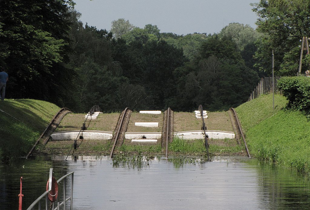 2012-07-02_13-21-12_IMG_x27048_cr.jpg -                                