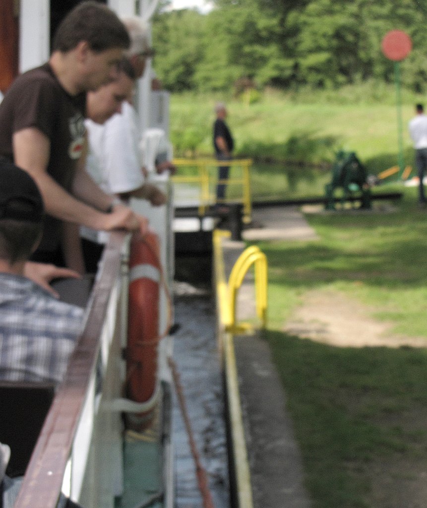 2012-07-02_15-51-49_IMG_x27094_cr.jpg -                                